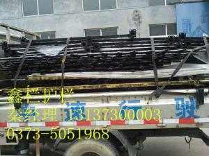 獲嘉賈經理古銅大門，圍墻護欄裝車待發
